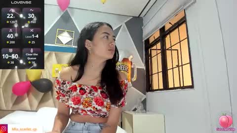 MIA HOT online show from 10.04.25