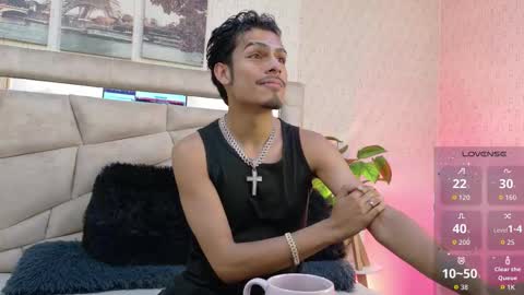 Snapshot of lucayleo chatting on 11.01.25 Luca Leo online show from 11.01.25