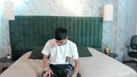 Snapshot of lucca_moreti chatting on 03.22.26 Lucca Moreti online show from 03.22.26