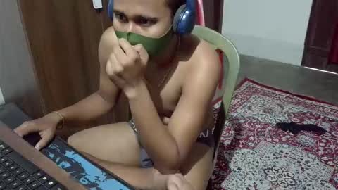 Snapshot of luci_ri chatting on 10.25.25 luci_ri online show from 10.25.25