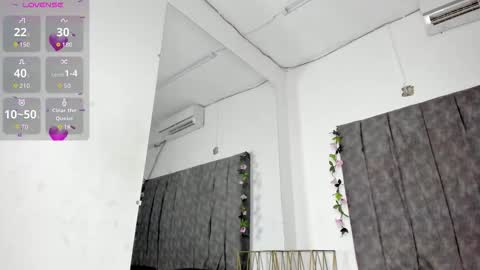 Snapshot of lucia78shy chatting on 10.09.25 lucia78shy online show from 10.09.25