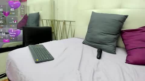 Snapshot of lucia78shy chatting on 10.17.25 lucia78shy online show from 10.17.25