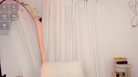 Snapshot of lucia_lee_ chatting on 01.27.25 Lucia online show from 01.27.25