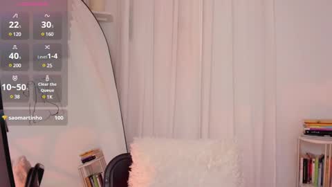 Snapshot of lucia_lee_ chatting on 02.07.25 Lucia online show from 02.07.25