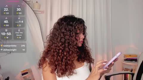 Snapshot of lucia_lee_ chatting on 02.08.25 Lucia online show from 02.08.25