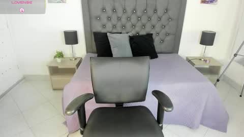 Snapshot of lucia_rosee chatting on 10.21.25 Lucia online show from 10.21.25