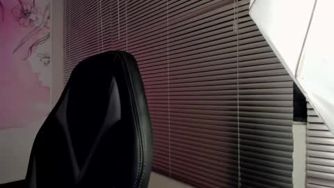 lucia star  online show from 02.21.25