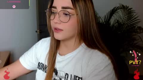 lucia star  online show from 04.16.26