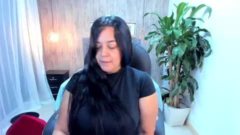 Lucia Vonne online show from 09.23.25