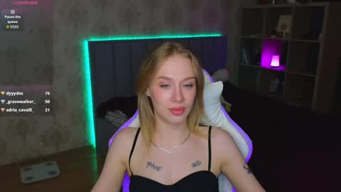 Snapshot of lucia_wiwi chatting on 06.03.26 lucia_wiwi online show from 06.03.26