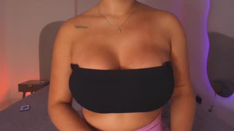 instagram luciana417  online show from 01.17.26