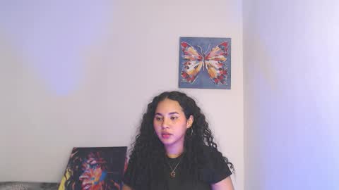 Snapshot of luciana_keating chatting on 09.15.25 luciana online show from 09.15.25