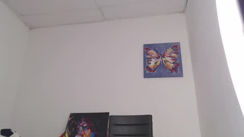 Snapshot of luciana_keating chatting on 09.25.25 luciana online show from 09.25.25