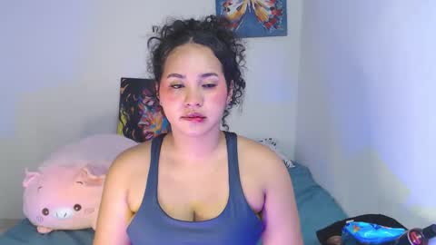 Snapshot of luciana_keating chatting on 11.18.25 luciana online show from 11.18.25