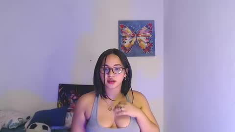 Snapshot of luciana_keating chatting on 12.16.25 luciana online show from 12.16.25