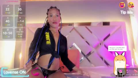 Snapshot of lucianaamorena chatting on 11.10.25 Luciana Morena online show from 11.10.25