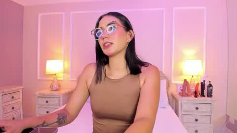 Snapshot of lucianacarter chatting on 09.30.25 online show from 09.30.25