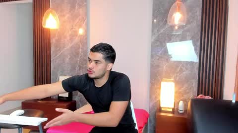 Snapshot of luciano_vitale_ chatting on 06.04.26 Luciano online show from 06.04.26