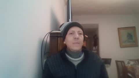 Snapshot of lucianoaxel chatting on 05.21.26 Luciano online show from 05.21.26