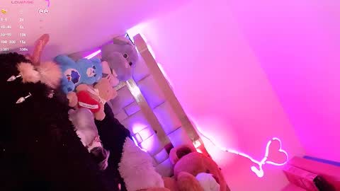 Snapshot of lucidollts_ chatting on 02.22.25 Luci online show from 02.22.25