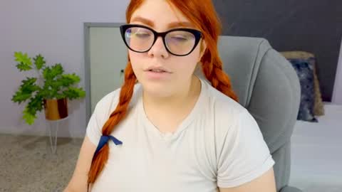 Snapshot of lucie_nicolls chatting on 12.21.24 Lucie online show from 12.21.24