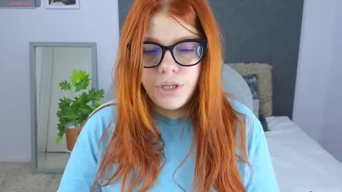 Snapshot of lucie_nicolls chatting on 12.30.24 Lucie online show from 12.30.24