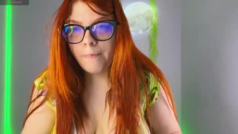 Snapshot of lucie_nicolls chatting on 02.10.25 Lucie online show from 02.10.25