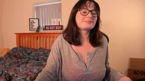 Lucie Winters online show from 12.21.24