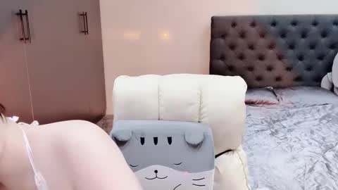 lucii04 online show from 12.20.25