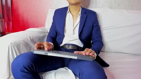 Leo online show from 02.11.25