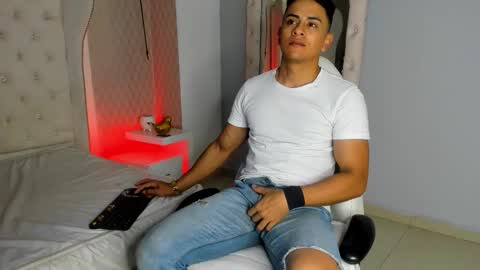 Snapshot of lucii_fer_ chatting on 02.01.26 Leo online show from 02.01.26