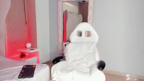 Snapshot of lucii_fer_ chatting on 02.19.26 Leo online show from 02.19.26