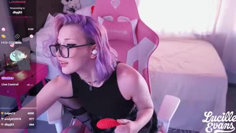 Lucy UwU online show from 11.26.25