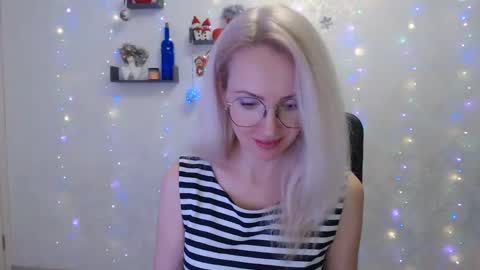 Snapshot of luckcristal chatting on 01.08.25 Arina online show from 01.08.25