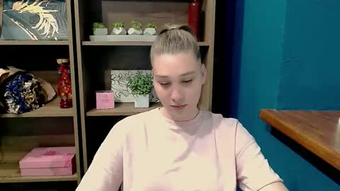 Snapshot of lucky_barbie chatting on 05.19.26 Grace online show from 05.19.26