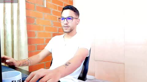 Snapshot of lucky_blessed chatting on 03.11.25 lucky_blessed online show from 03.11.25