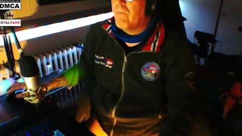        call me  Stefan online show from 02.08.25