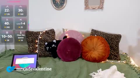 Jade online show from 10.17.25