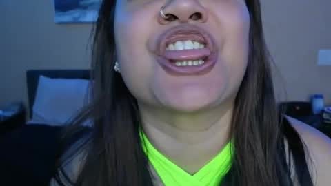 Snapshot of luckylee1992 chatting on 09.20.25 luckylee1992 online show from 09.20.25