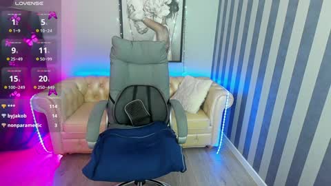 Monika online show from 02.08.25