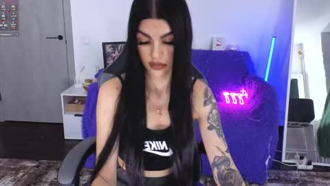 Monika online show from 11.30.25