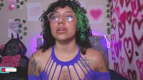 Luanis online show from 02.04.26