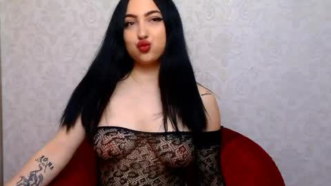 Mia online show from 05.29.26