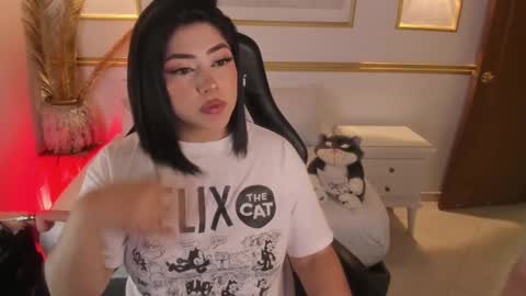 Snapshot of lucy266_ chatting on 02.12.25 lucy online show from 02.12.25