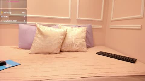 Snapshot of lucy_canel chatting on 02.01.26 lucy_canel online show from 02.01.26