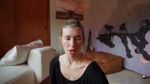 Lucy. online show from 03.03.25