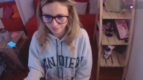 Snapshot of lucy_priincess chatting on 01.28.25 lucy online show from 01.28.25