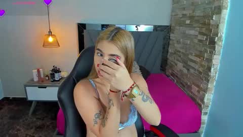 Snapshot of lucymars1 chatting on 11.25.25 L U C Y online show from 11.25.25