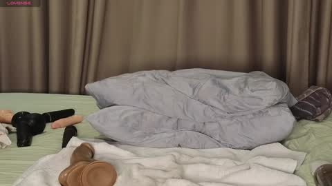 Love kinky Go here  online show from 03.05.25