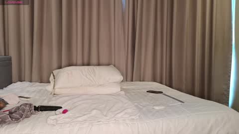 Love kinky Go here  online show from 10.10.25